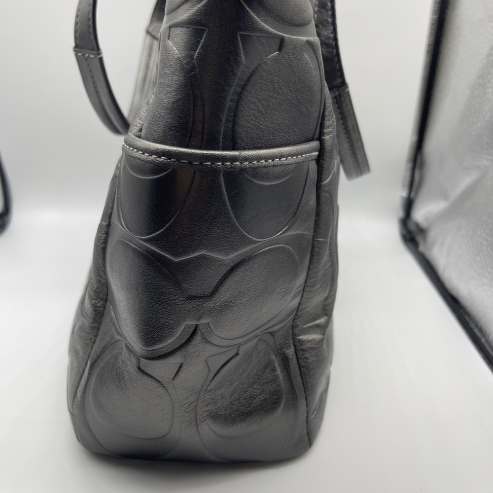 Coach Hampton Leather Shoulder Bag with Matching Zipper Pouch and Wallet - Picture 4 of 15